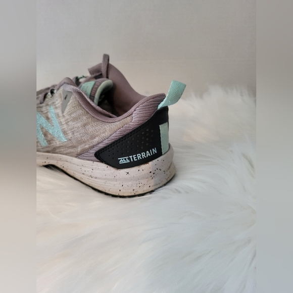 New Balance Tan and Teal Sneakers - Picture 10 of 10